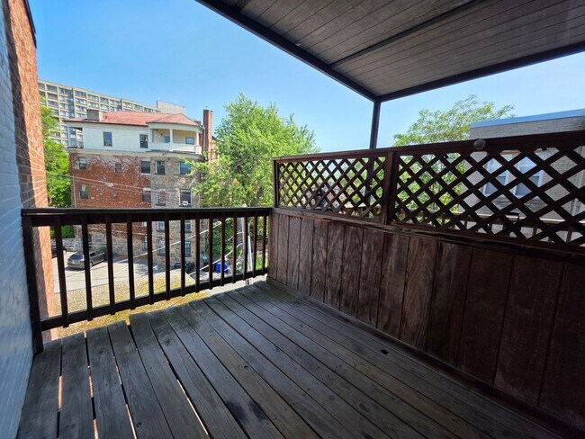 Building Photo - No Brokers Fee, Central Heat/AC, Garage Pa...