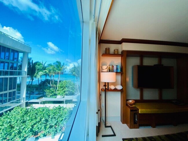 Building Photo - 6801 Collins Ave