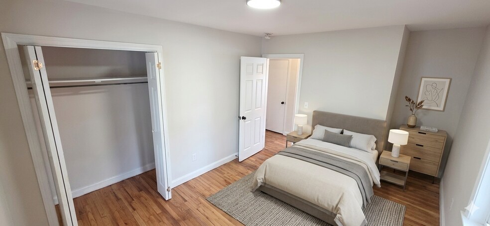 Building Photo - 2076 Seneca Dr