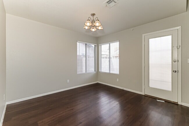 Building Photo - 1620 Lorna Dr