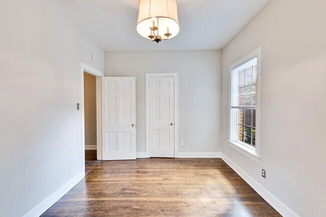 Building Photo - 1511 W 30th St