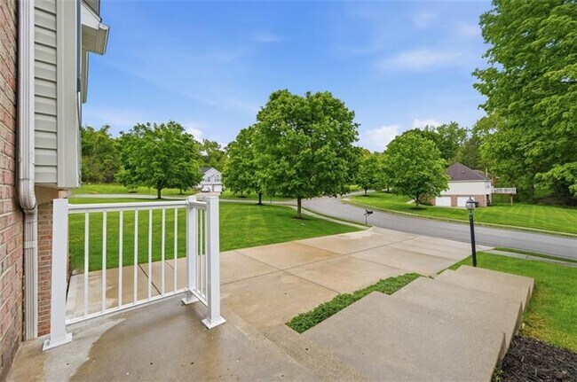 Building Photo - 223 Cottonwood Ln