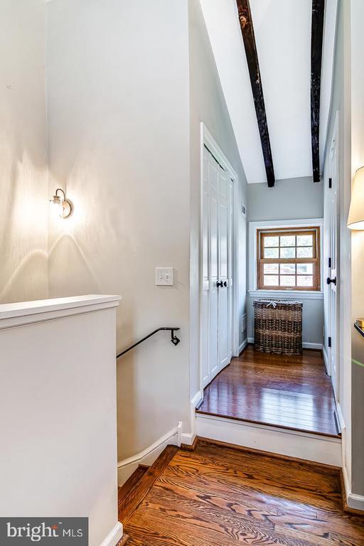 Building Photo - 115 S Bonsall St