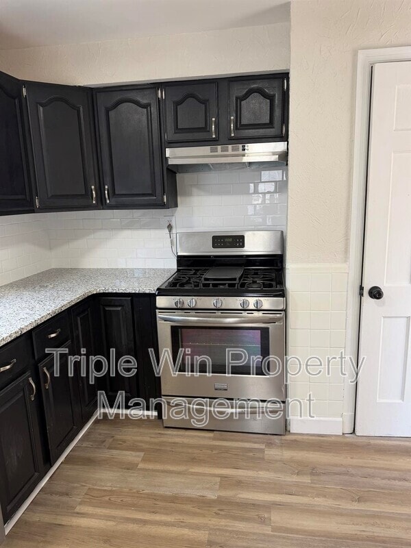 Building Photo - 8652 White Ave