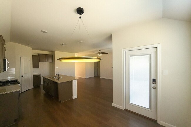 Building Photo - Beautiful 3-Bedroom Modern Home with Cover...