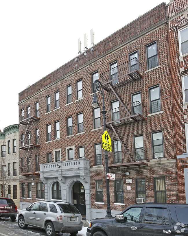 Building Photo - 2657 Bedford Ave