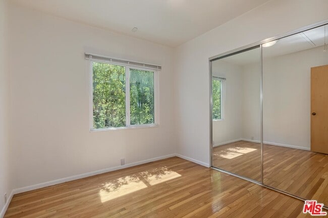 Building Photo - 921 24th St