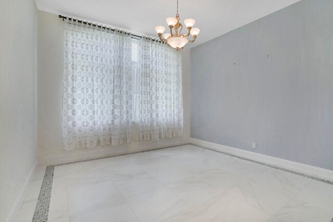 Building Photo - 6164 C Durham Dr