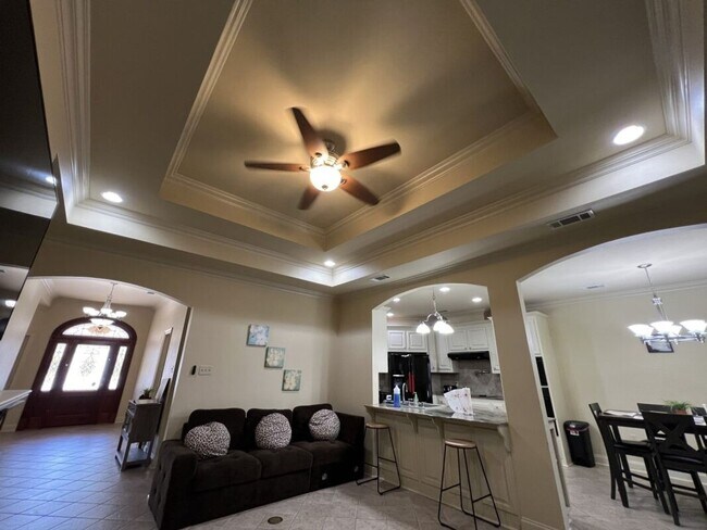 Building Photo - Beautifully Furnished 4-Bedroom Home in Zachary's Audubon Lakes!