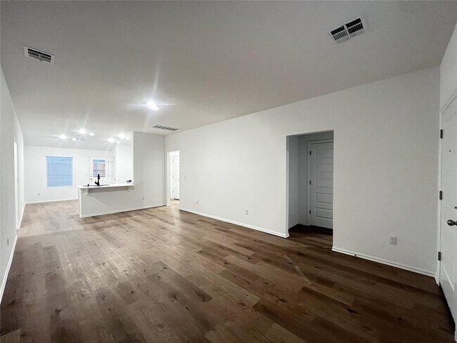 Building Photo - 620 SW 11th St