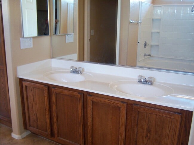 Building Photo - COMING SOON!! 4 BED 3 BATH, 2 CAR GARAGE IN SAN TAN VALLEY