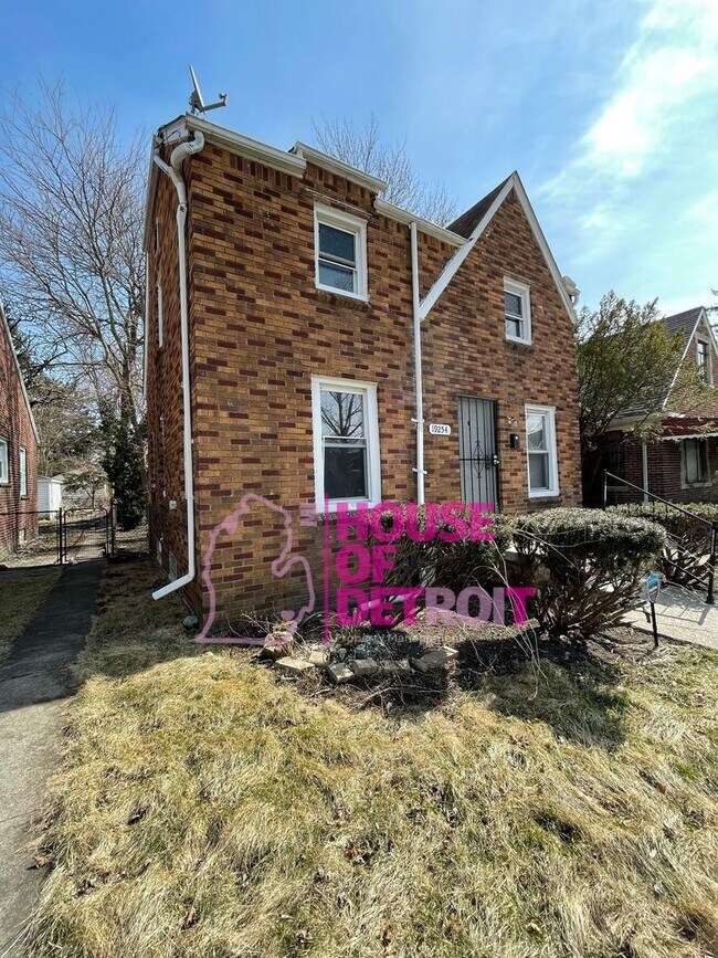 Building Photo - 2 BEDROOM | 1 BATH |