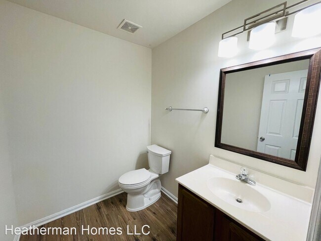 Building Photo - 4 br, 2.5 bath House - 9 Emerson Ct