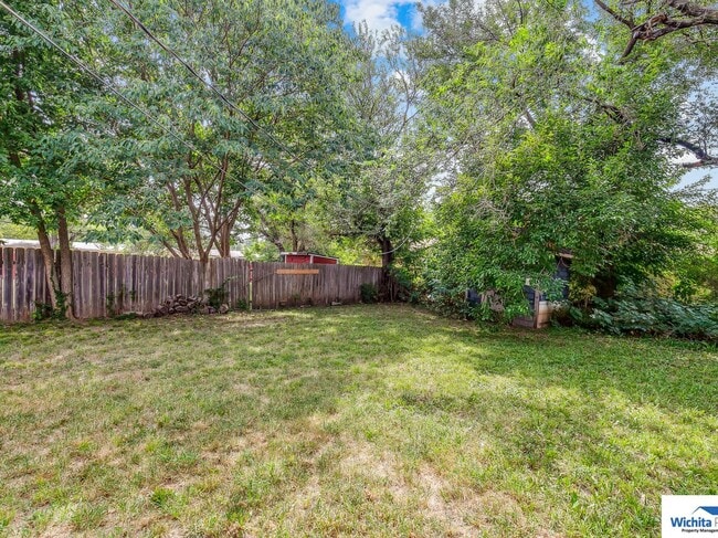 Building Photo - 2 bedroom 1 bath - SE Wichita