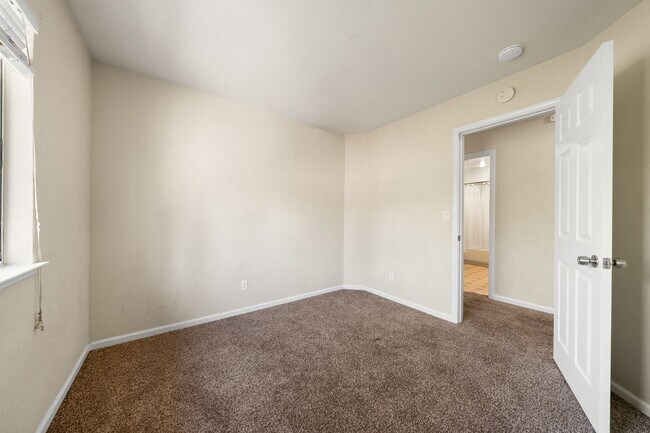 Building Photo - 1451 Lorimer Way