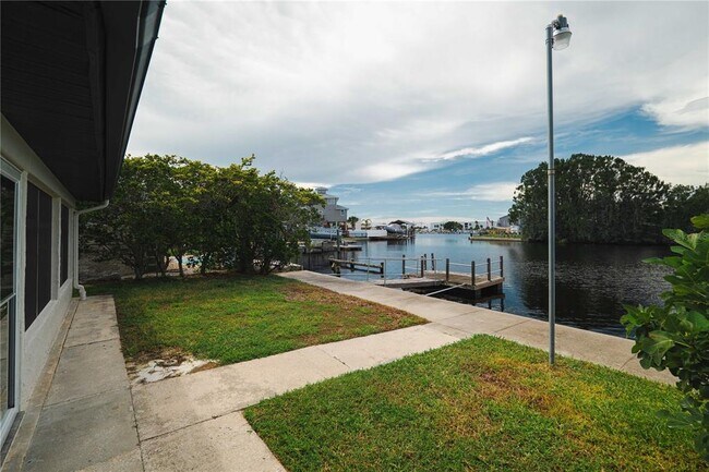 Building Photo - 6617 Harbor Dr