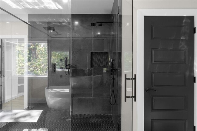 Building Photo - 1331 Diamond Ave SE