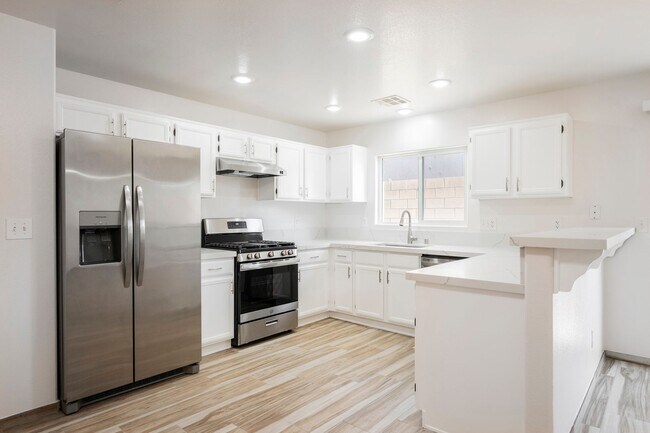 Building Photo - This Stunning 3 Bed, 2 ½ Bath Home Is A Ra...