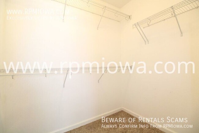 Building Photo - FINISHED BASEMENT!!! 4 Bedroom, 3 Bath Hom...