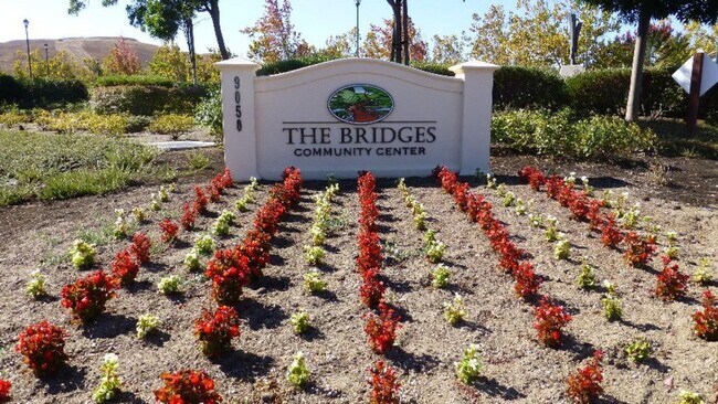 Building Photo - Former Model Home in Desirable Bridges Com...