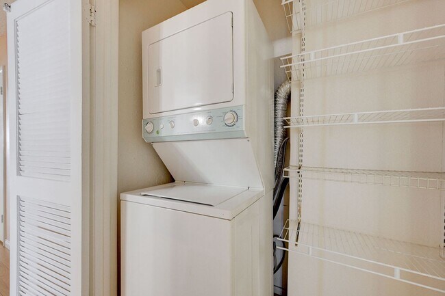 Building Photo - 2365 Canfield Dr