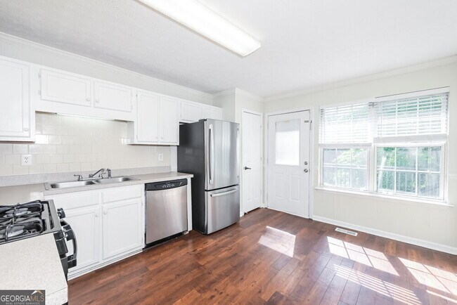 Building Photo - 3905 Saddlecreek Dr