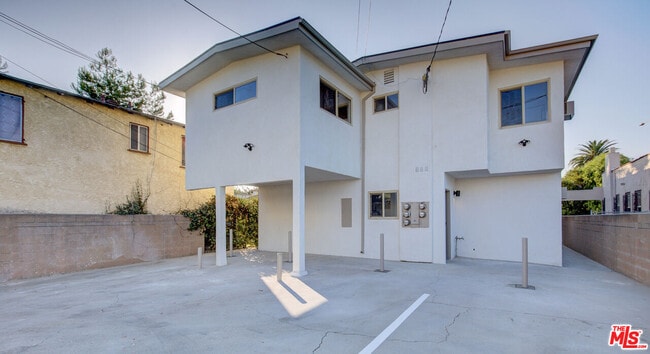 Building Photo - 2230 Redondo Blvd