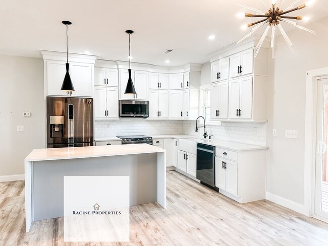 Building Photo - Beautiful Home in Greer, SC