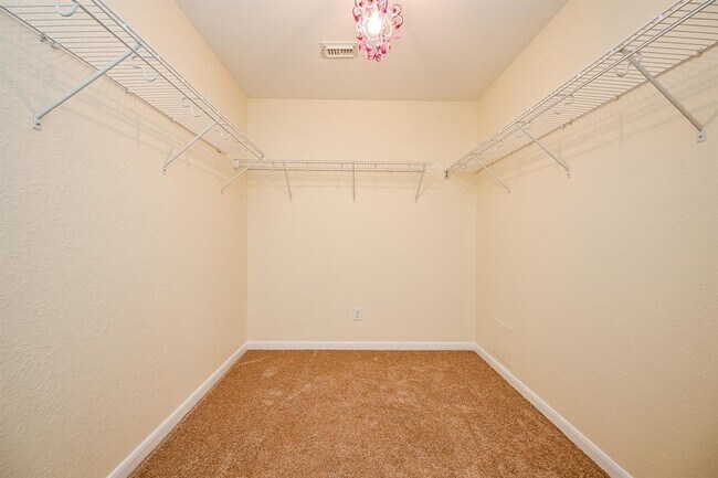 Building Photo - 2207 BrayBend Ln