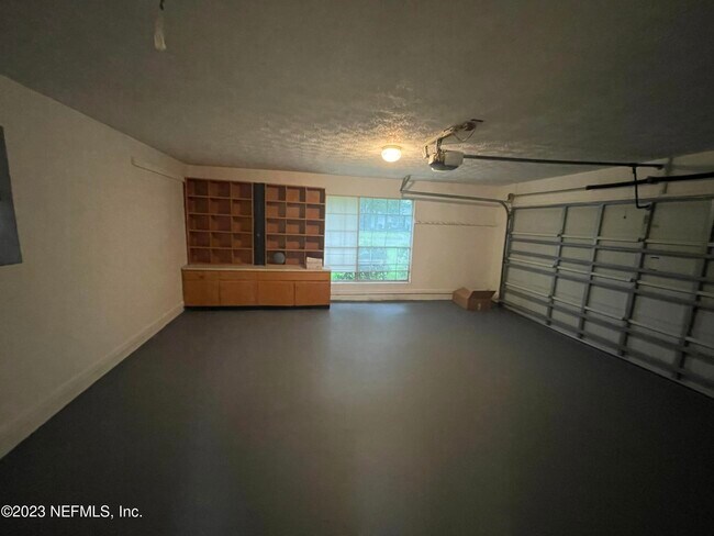 Building Photo - 5391 Golf Course Dr