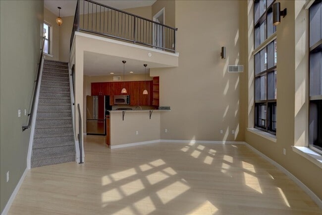 Building Photo - 4520 Broadway