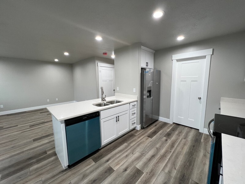 Building Photo - 447 E 625 S