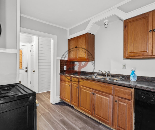 Building Photo - 516 N 31st St