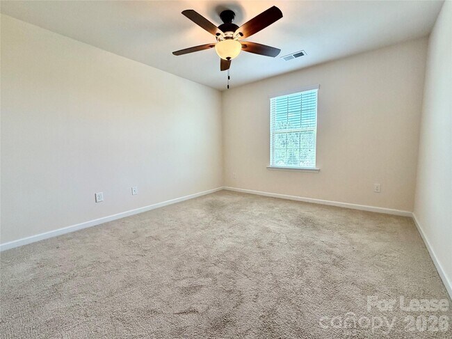 Building Photo - 4019 Oakmere Rd