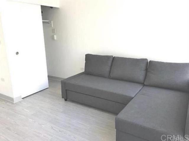 Building Photo - 425 W Beech St