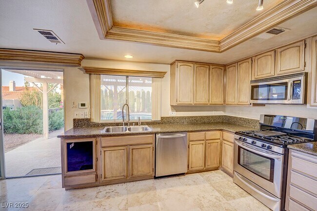 Building Photo - 2394 Millcroft Dr