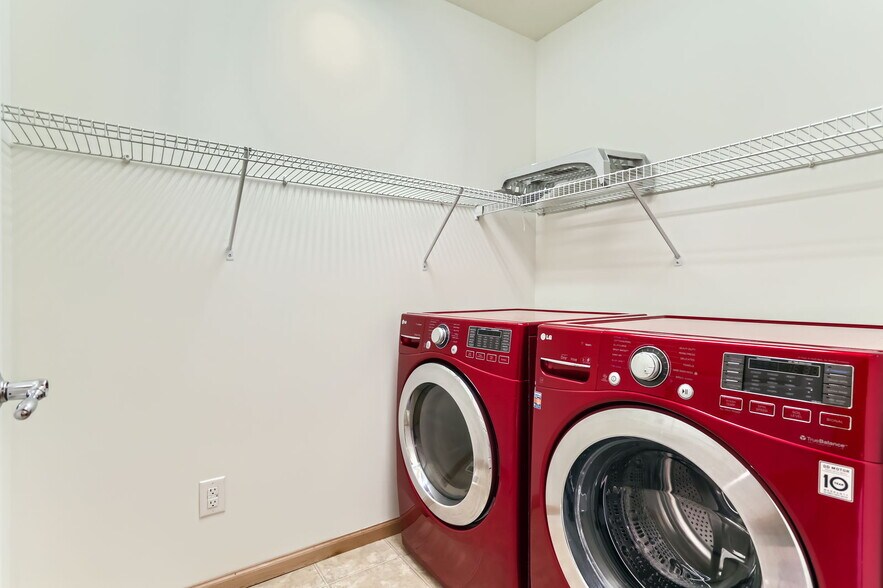 Building Photo - 15150 Fanning Dr N