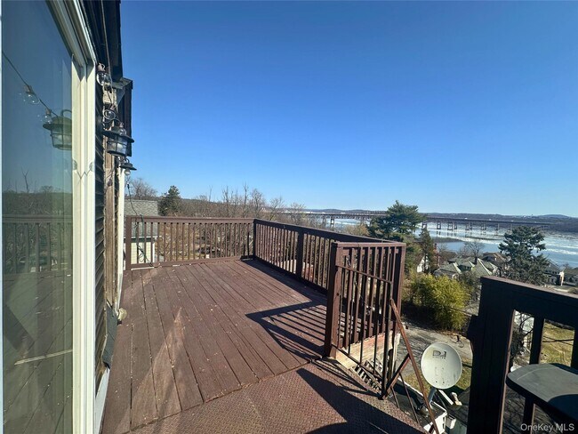 Building Photo - 498 Liberty St