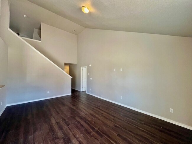 Building Photo - Charming 3 Bedroom Home In Falcon Highlands Available Now!