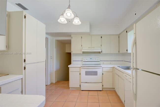 Building Photo - 229 Candia Ave