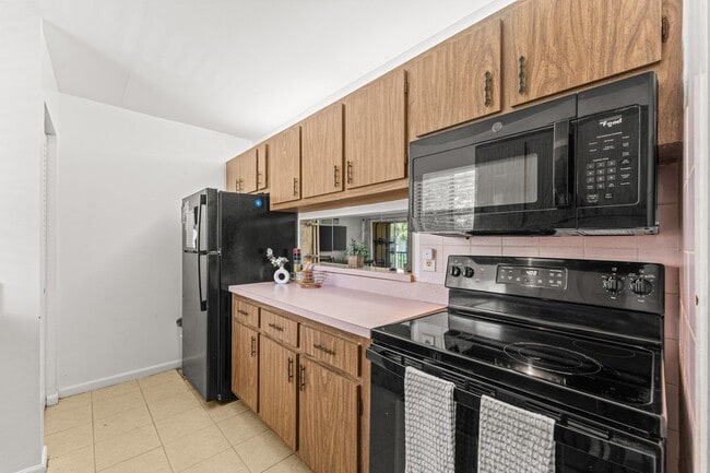 Building Photo - 866 SW 9th St