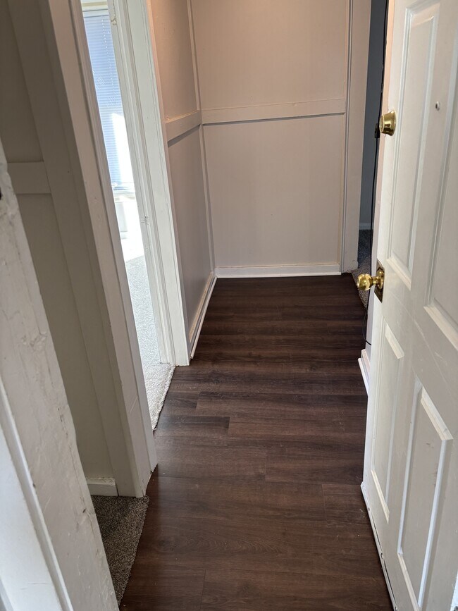 Building Photo - 265 Douglas Ave