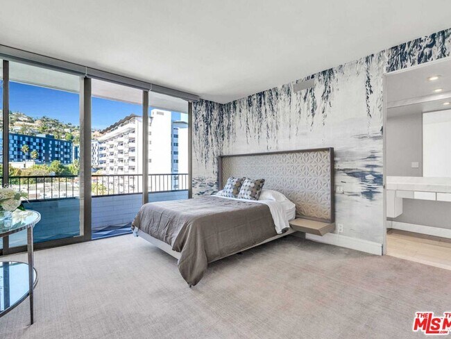 Building Photo - 1100 Alta Loma Rd