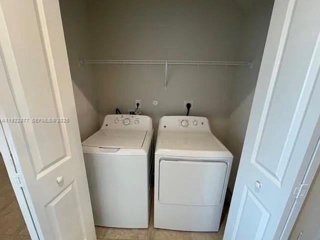 Building Photo - 1025 NW 5th St