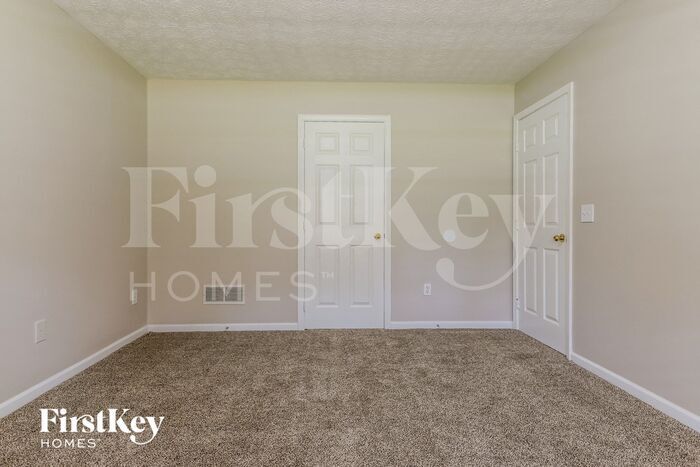 Building Photo - 121 Lake Valley Dr SW