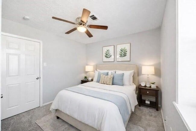 Building Photo - Welcome to this fully remodeled 4/2/2 brick home near Lake Conroe! With new AC/heat, roof, water ...