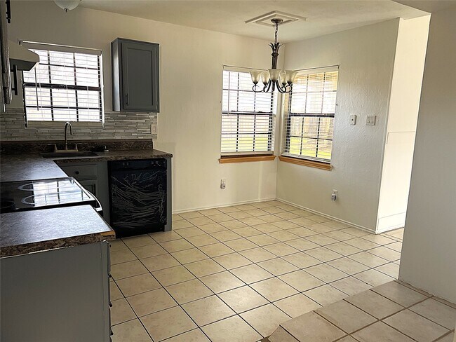 Building Photo - 19906 Rising Star Dr