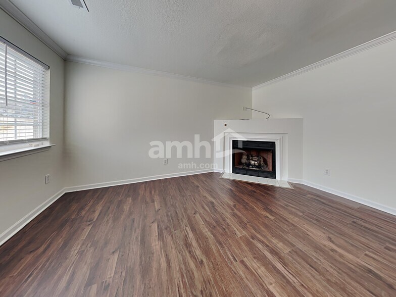 Building Photo - 101 Kingscreek Dr