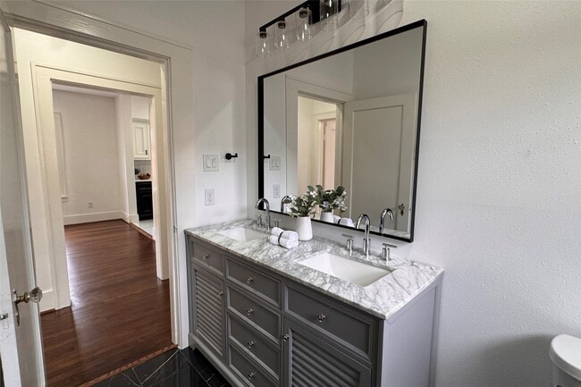 Building Photo - 1569 Elliott St