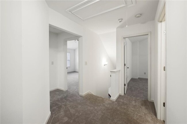 Building Photo - 4950 Hazelwood Dr